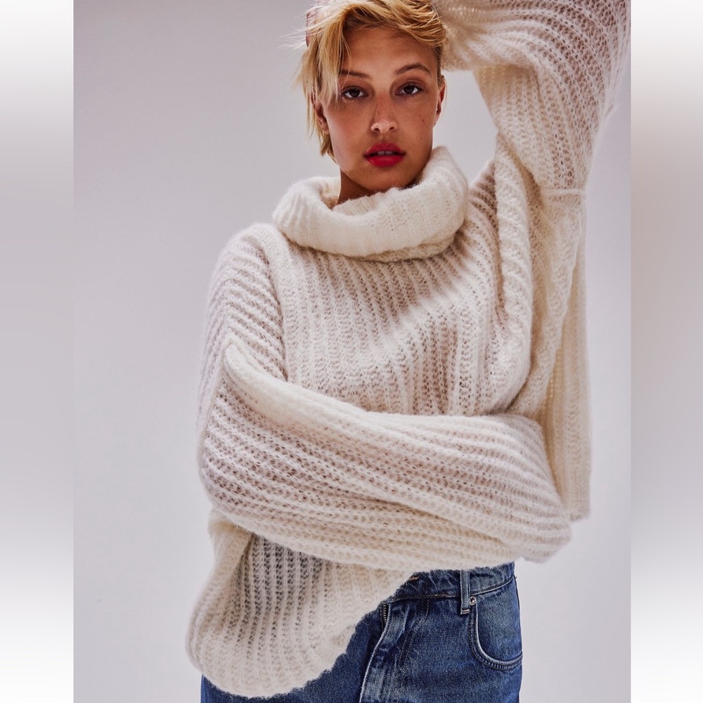 Free People Cream Chunky Turtleneck Sweater- Laverne Tunic. New without tag.,